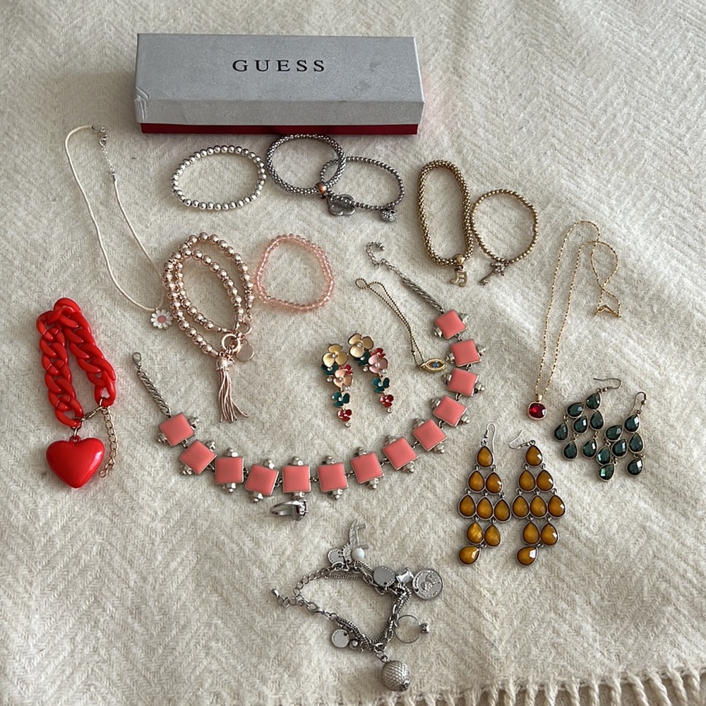 Jewelry bundle - Picture 13 of 16